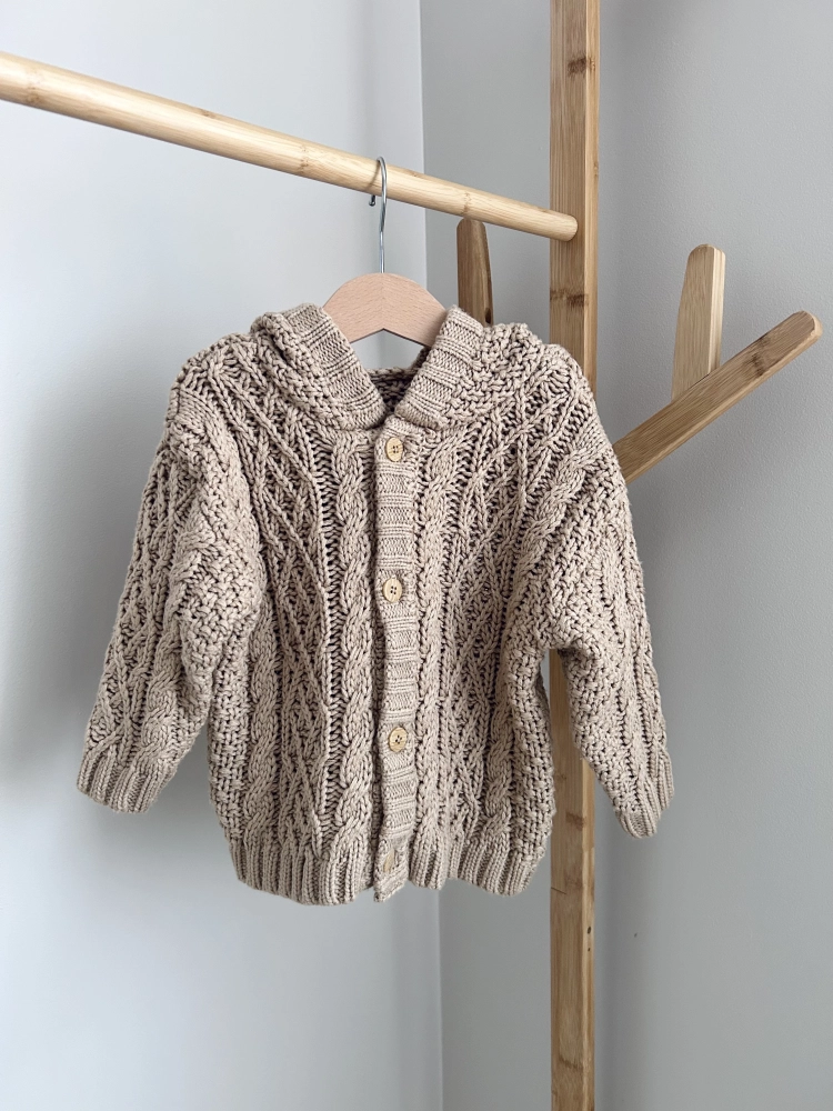 Sweter z kapturem 80 cm George